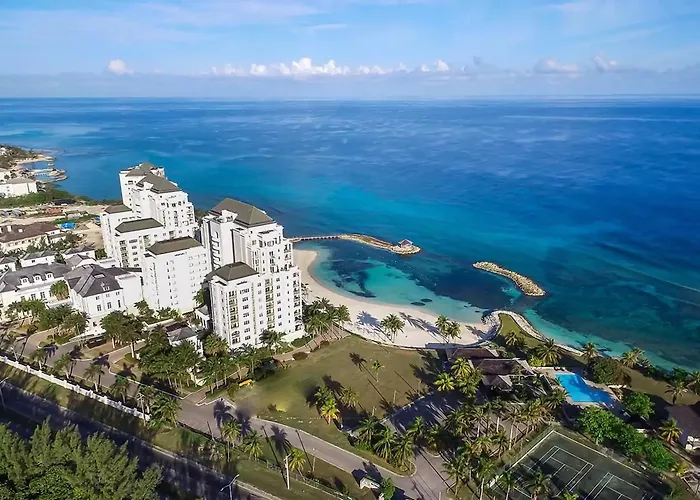 Hospitality Expert Cb5 Pool Chef * Montego Bay