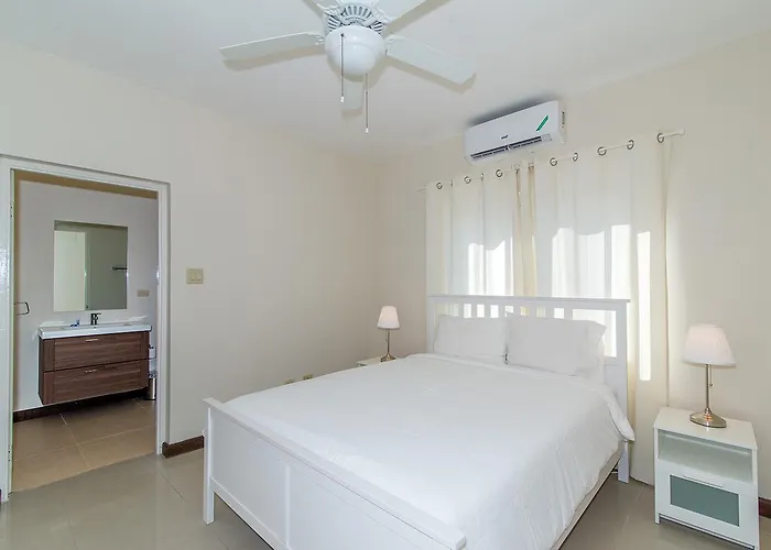 Hospitality Expert Cb5 Pool Chef * Montego Bay